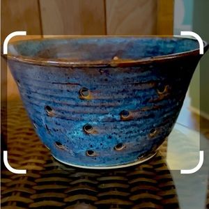 Small pottery berry bowl